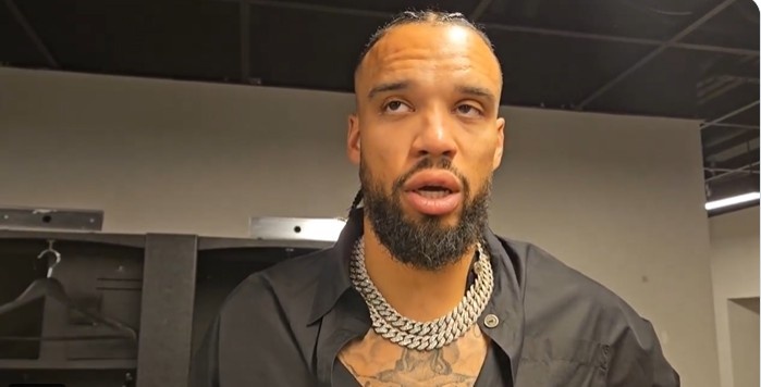 狄龙：持球压迫做得不错 训练中很多东西在比赛里得到了成功转化